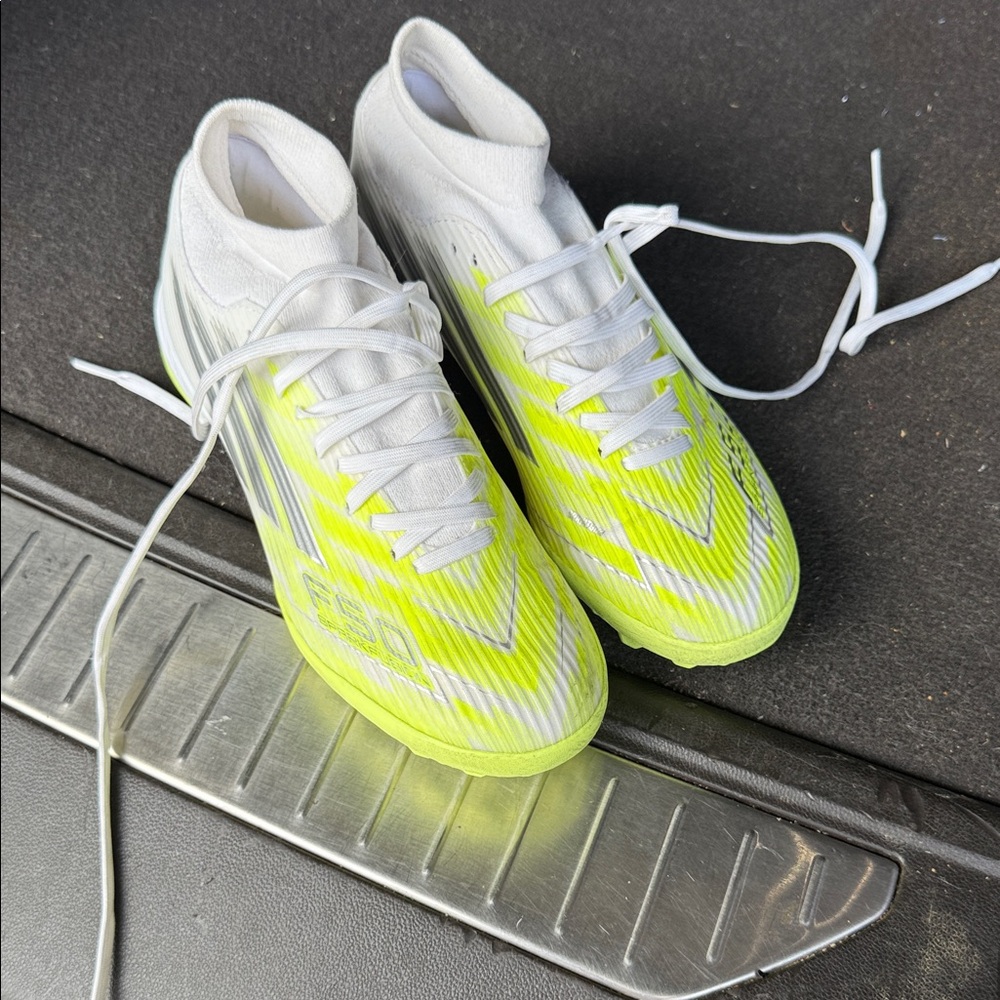 Women's Athletic Running Shoes - White & Neon Yellow